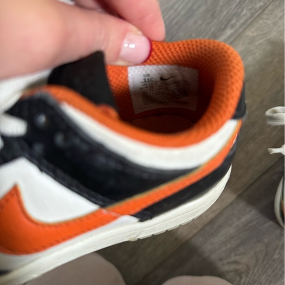 Nike Black and Orange Sneakers Classic Athletic Design - Picture 5 of 7